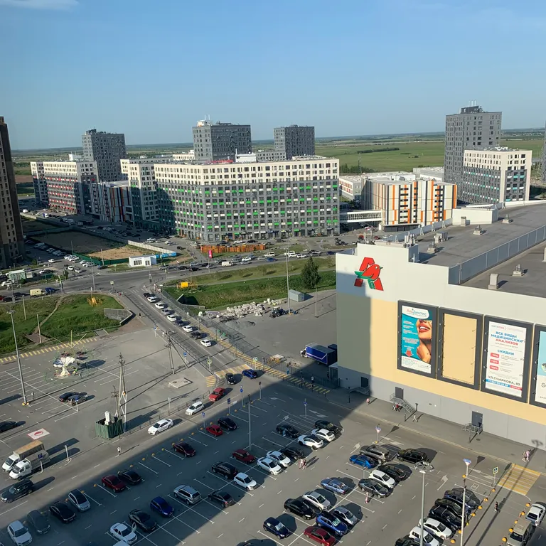 Квартира Квартира Студия в 100 шагах от сити молл — Тюмень