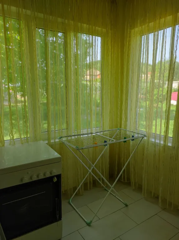 Первый этаж  дома с видом на горы и лес