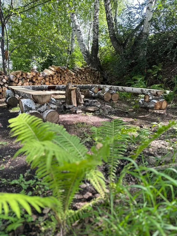 Уютный домик на берегу реки