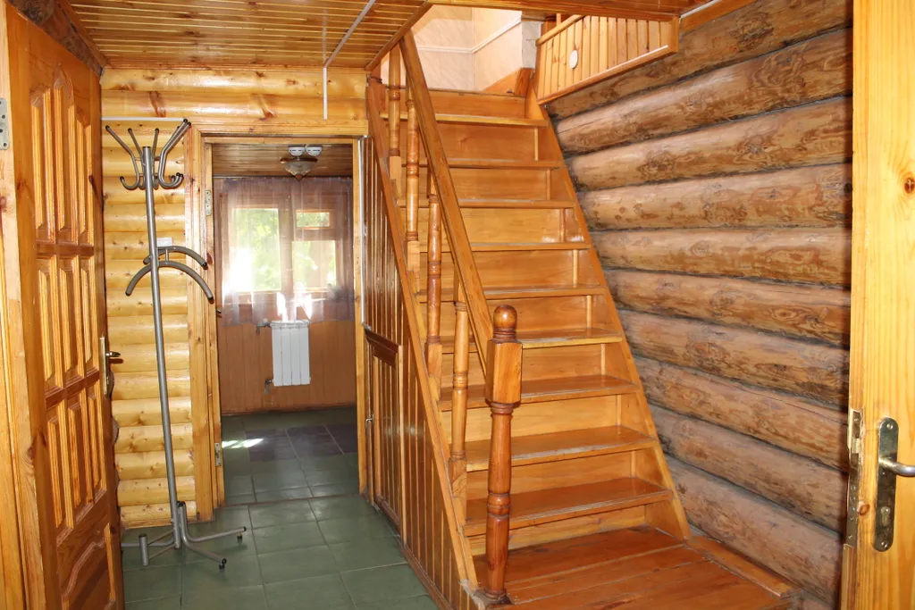 Уютный дом-сруб для компании