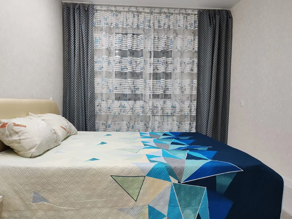 Двухкомнатная квартира в центре города — аренда посуточно в Саяногорск