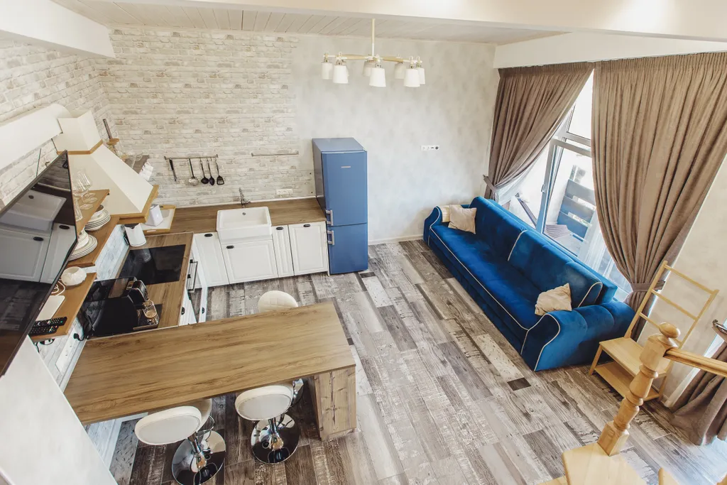 Видовая двухэтажная мансарда в центре