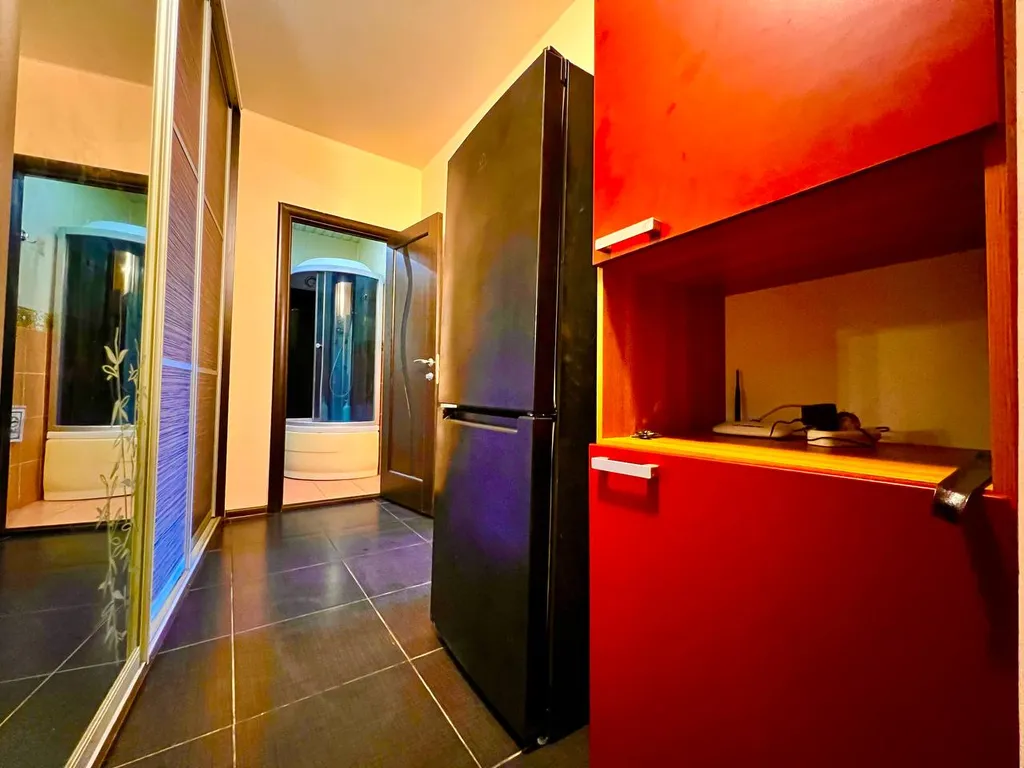 Квартира 1+ евро семейные апартаменты, центр, парковка, кафе, вояж, гудвин, развязка — Тюмень