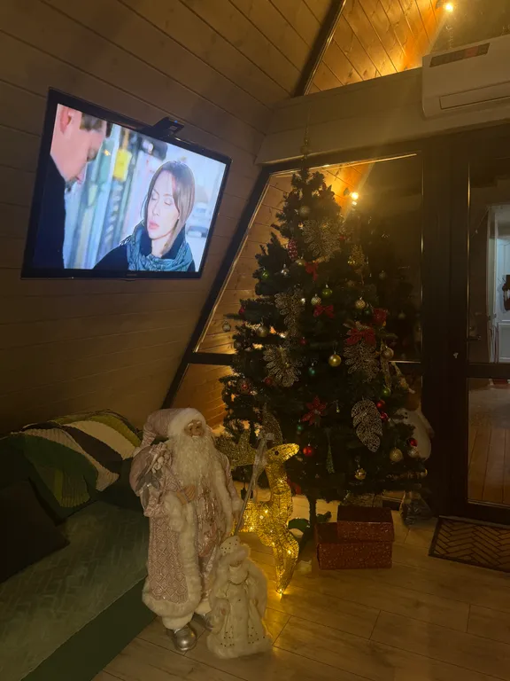 Коттедж Деревянный дом шале на берегу озера и выходом на реку Кубань — аренда посуточно в Новая Адыгея