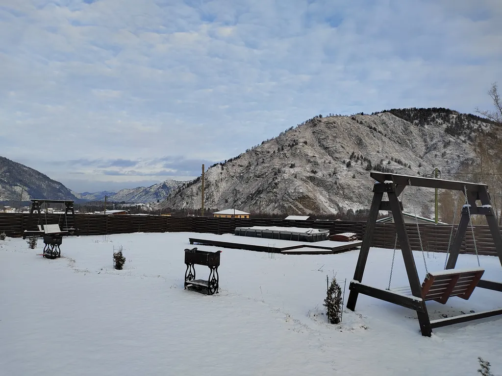 Уютный домик с видом на горы