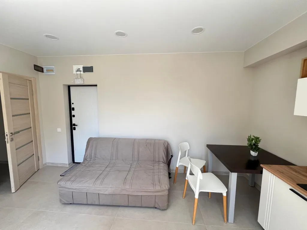 Квартира с бассейном на территории