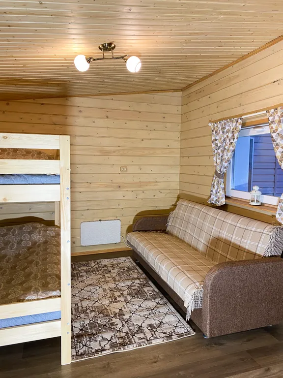 Домик с баней у леса для семейного отдыха