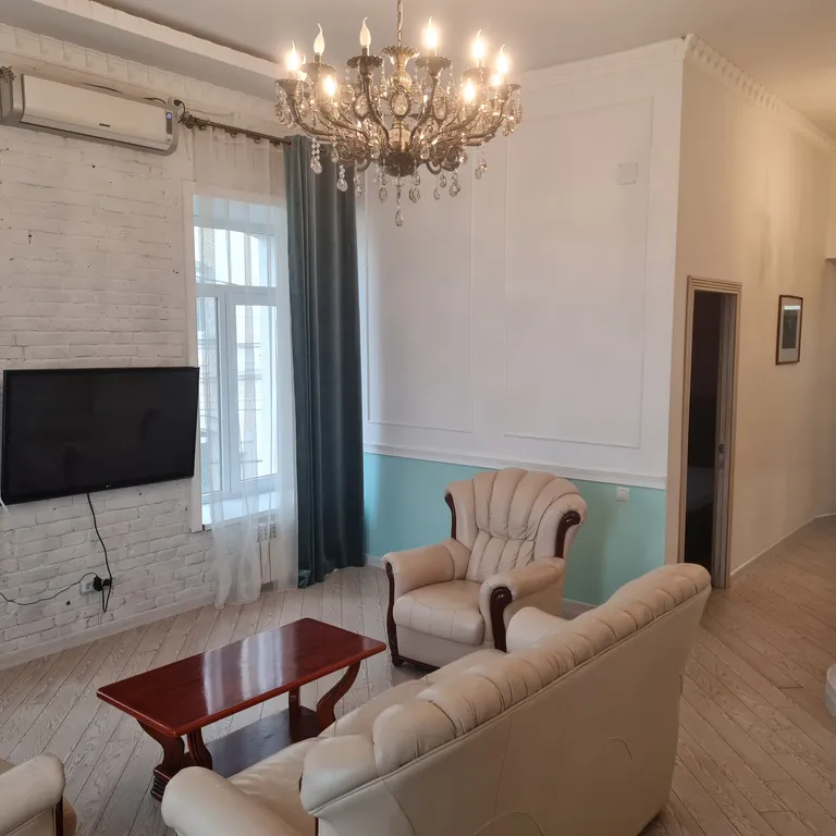 Квартира с видом на набережную у Кремля