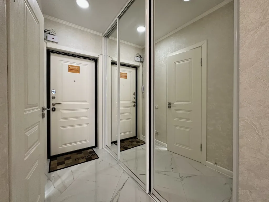 Студия, 5 минут до Фермер базара