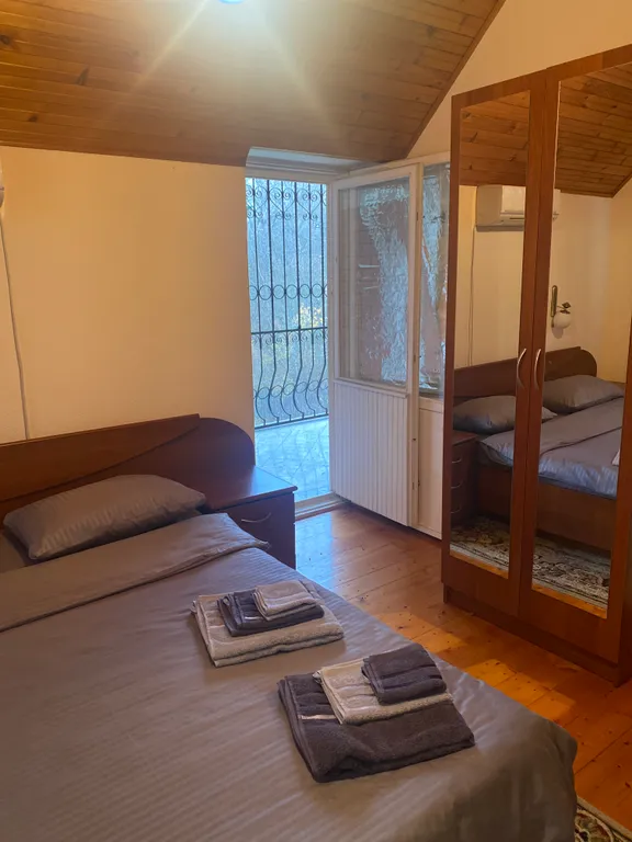 Дом на берегу реки