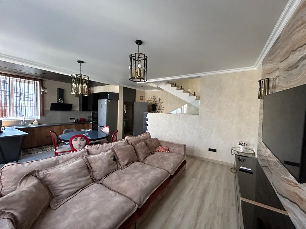 Уютный дом с шикарным видом на море и горы