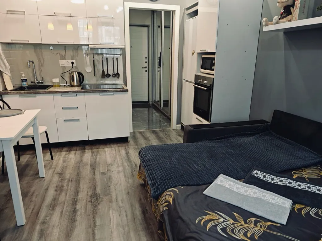 Студия- оттенки серого