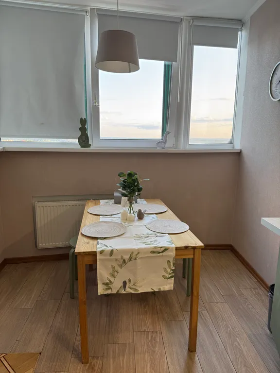 Рады видеть вас в нашей уютной , светлой квартире в Изумрудных Холмах