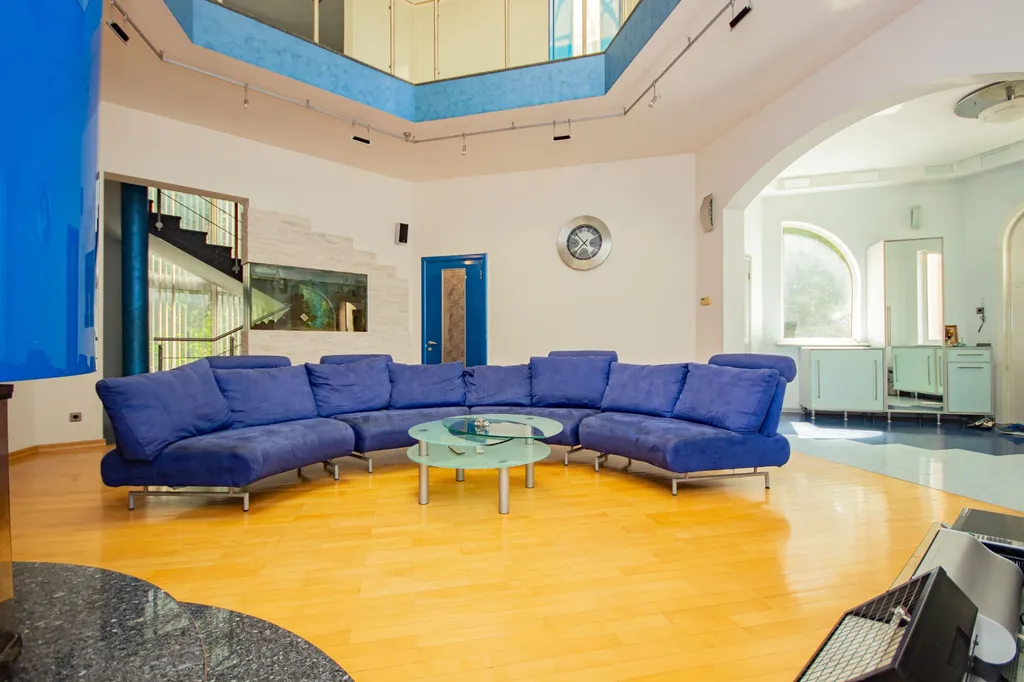 10-комнатный Дом