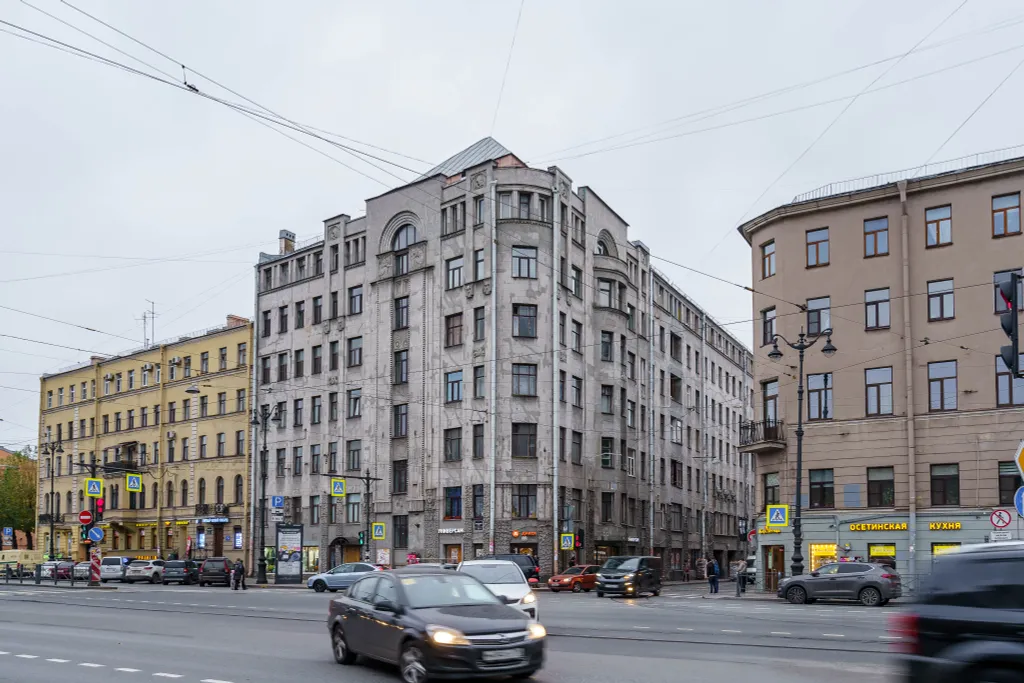 Видовая квартира-студия недалеко от Московского вокзала