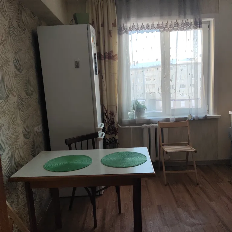 Чистая, ухоженная двухкомнатная квартира в центре города