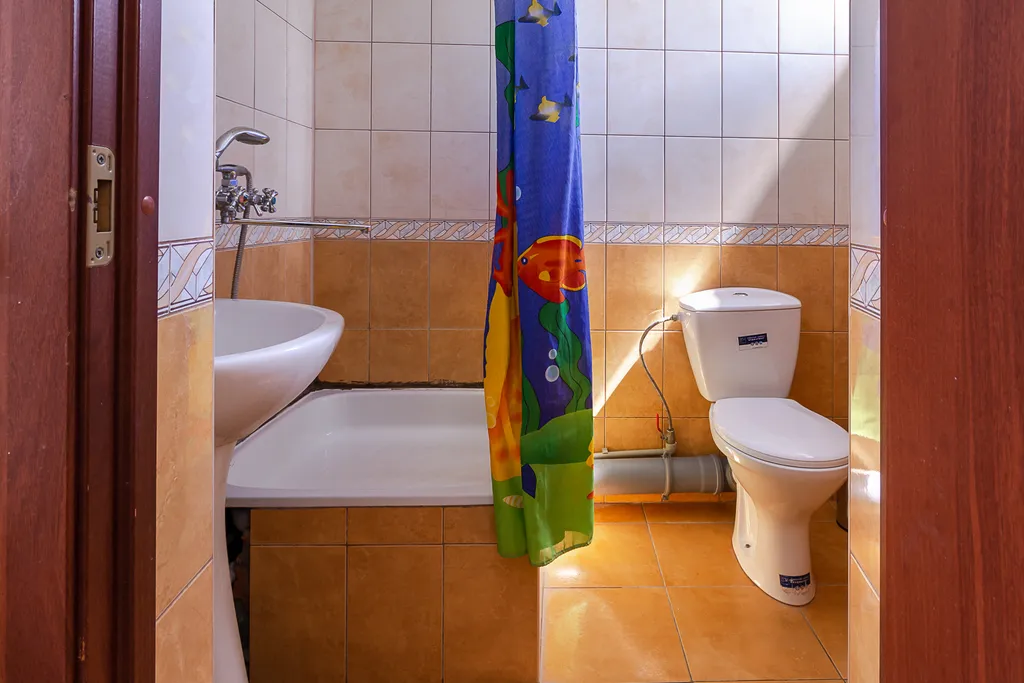 Четырёхместный номер с удобствами, парковка в подарок