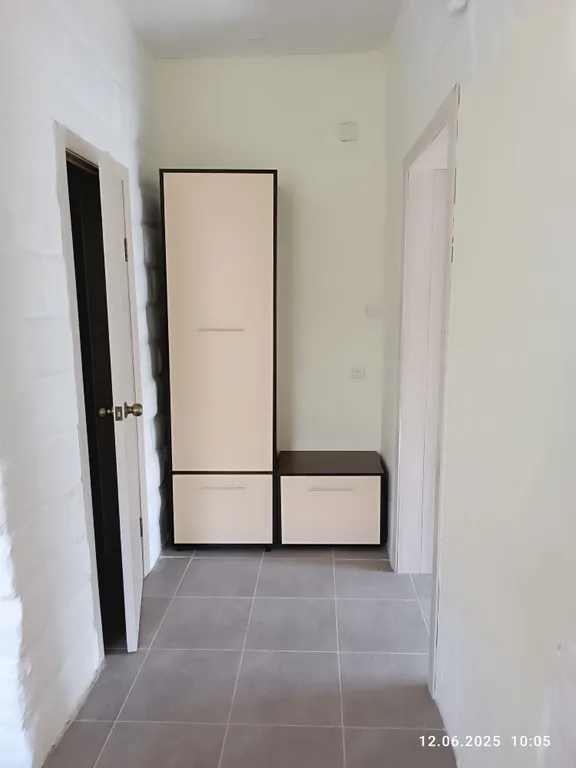 Комната с отдельной кухней в уютном доме у моря