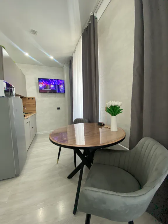 Новая уютная студия в развитом районе с кондиционером