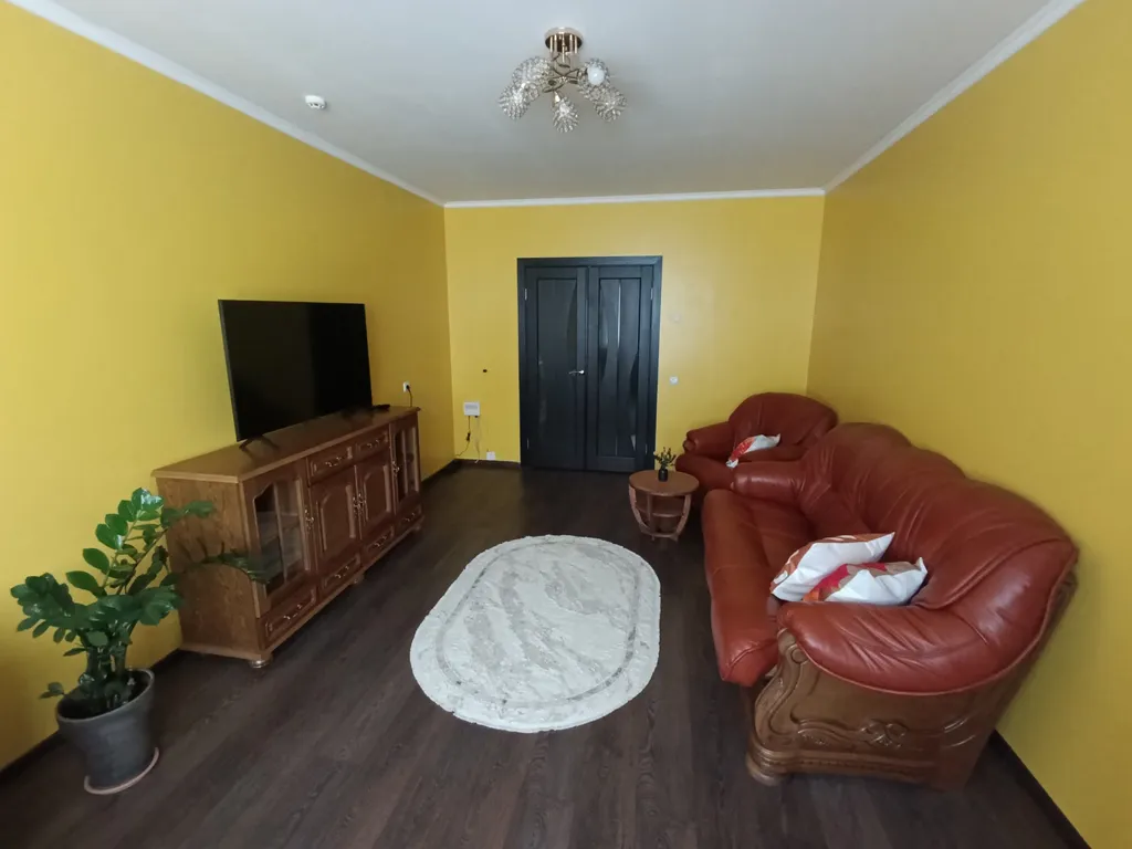 Просторная квартира в центре города с видом на ТЦ Old City