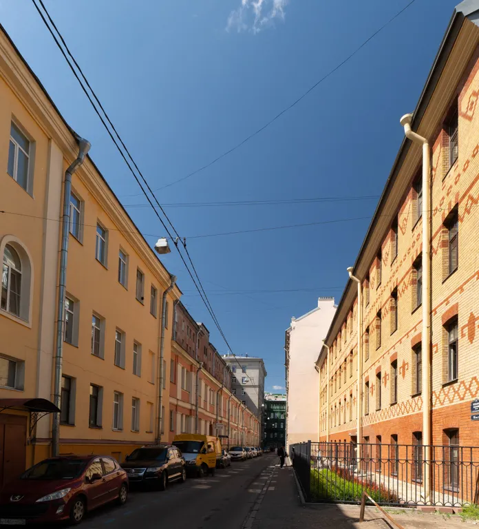 Квартира Квартира Атмосферная студия в историческом доме у метро в центре — Санкт-Петербург
