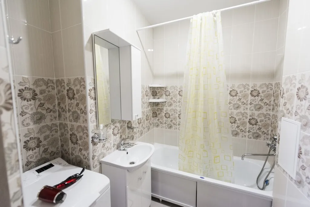 2-комнатня квартира (рядом Суворовское училище и Хилтон)