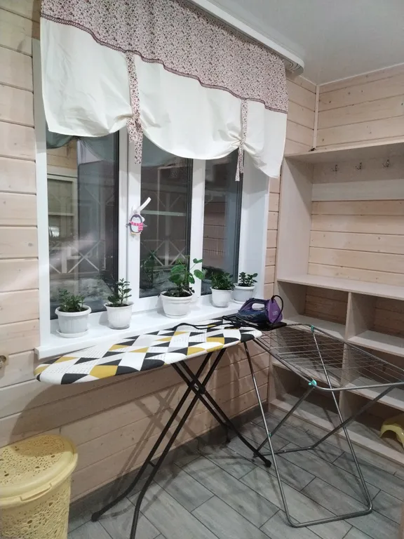 Уютный дом с беседкой в черте города