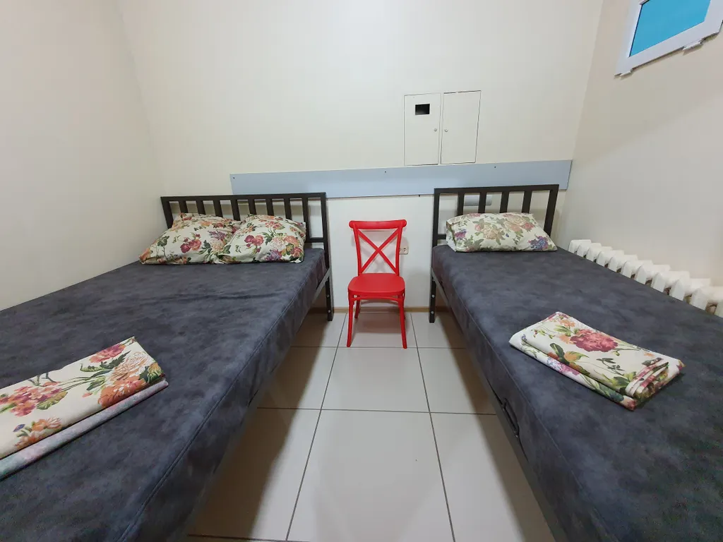 5 изолированных комнат и Зал