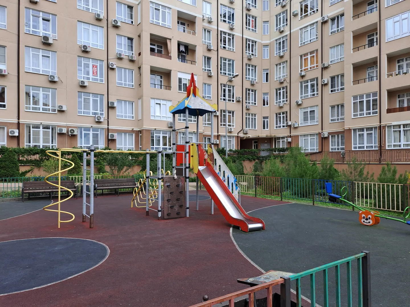 Внутренний двор. Детская площадка. Внутренний двор. Детская площадка.