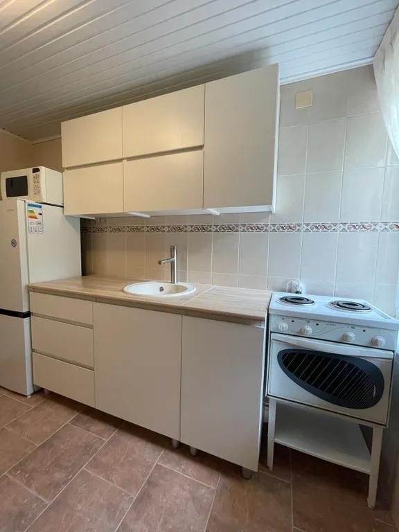 Коттедж Уютная студия с отдельным входом и кухней в центре Адлера — Сочи