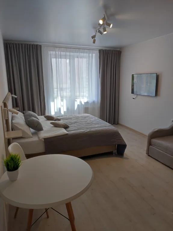 Уникальная квартира-студия в современном ЖК Макаринская роща — аренда посуточно в Череповец