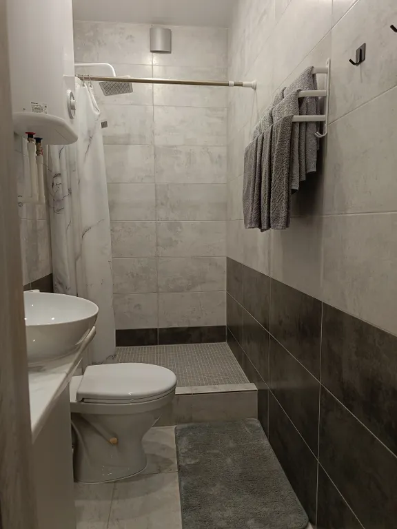 Уютное жилье рядом с парком лога, 800 метров, закрытая парковка, все есть