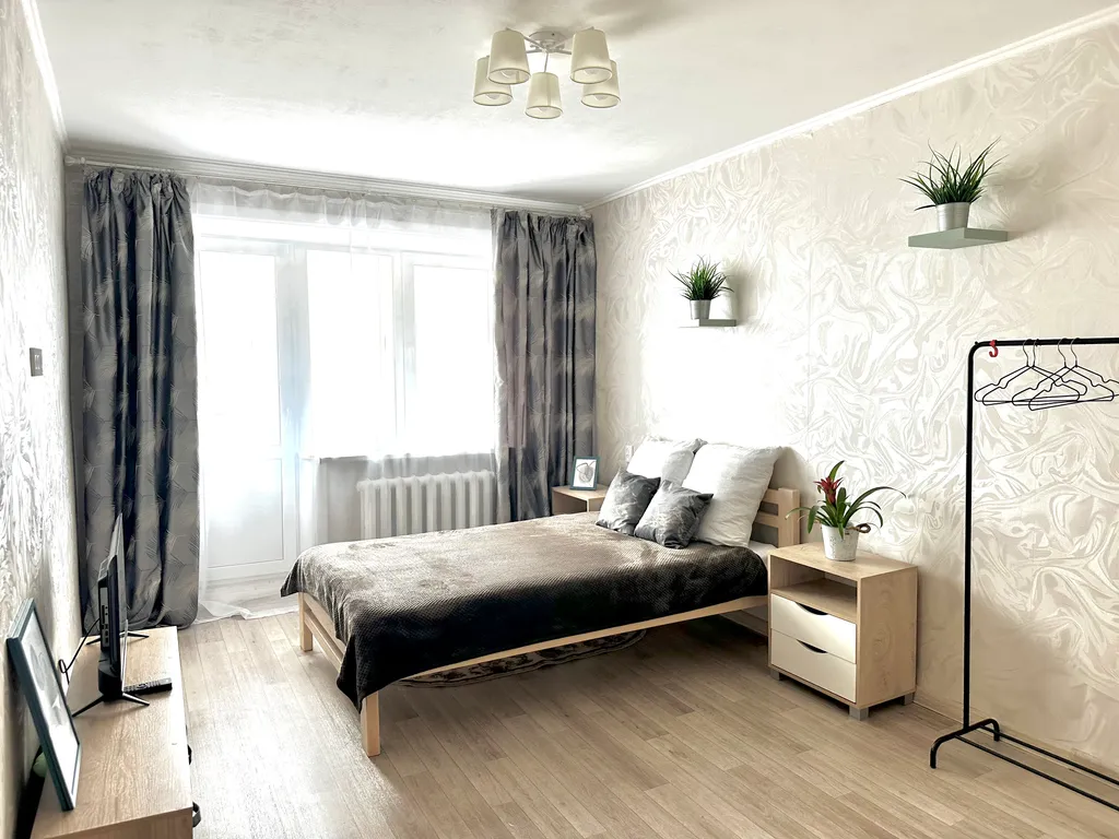 Теплая солнечная квартира рядом с ледовым дворцом и ИРНИТУ