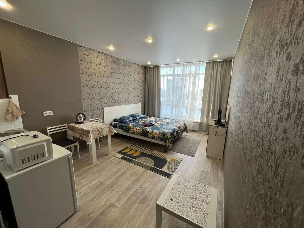 Студия в новом доме возле Кадетского училища