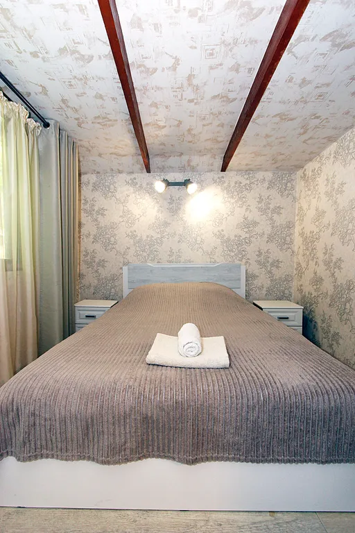 Двухкомнатный дом с уютным двориком