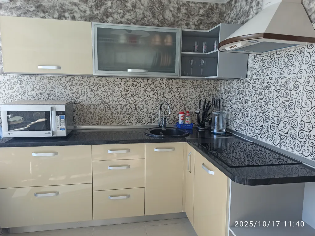 Квартира Квартира с потрясающим видом на море в элитном доме — Алушта