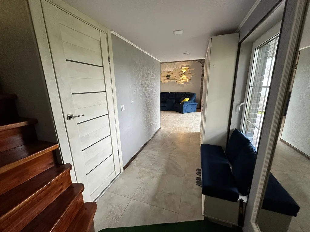 Домик у моря и озера