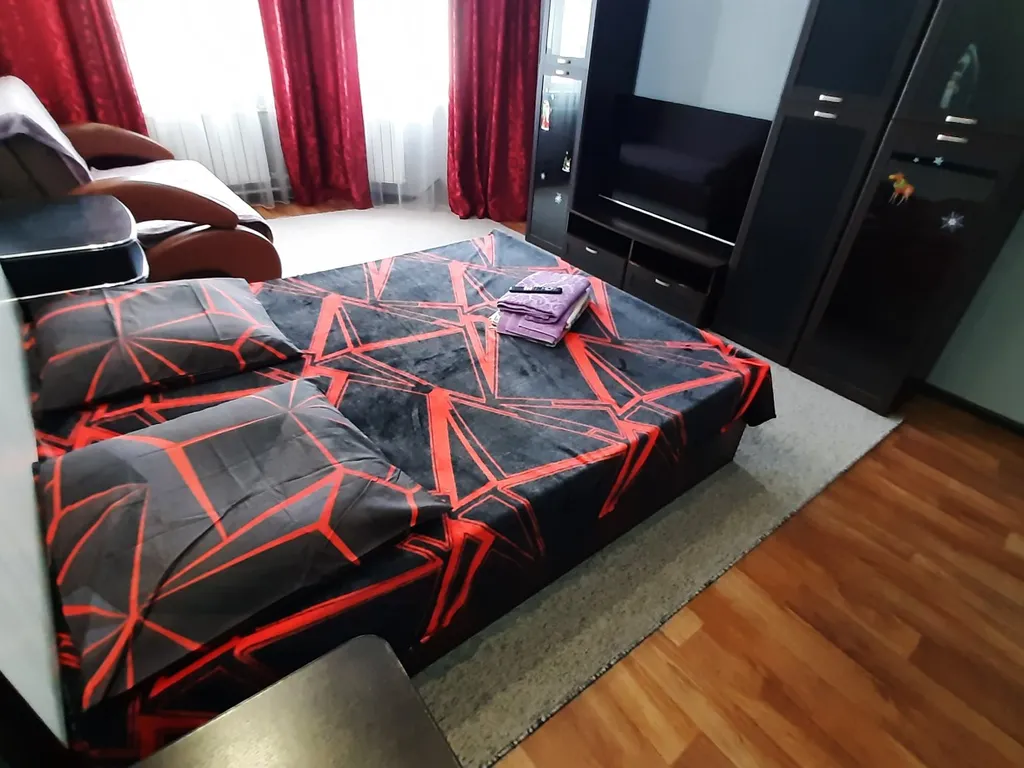 Нововартовская 4