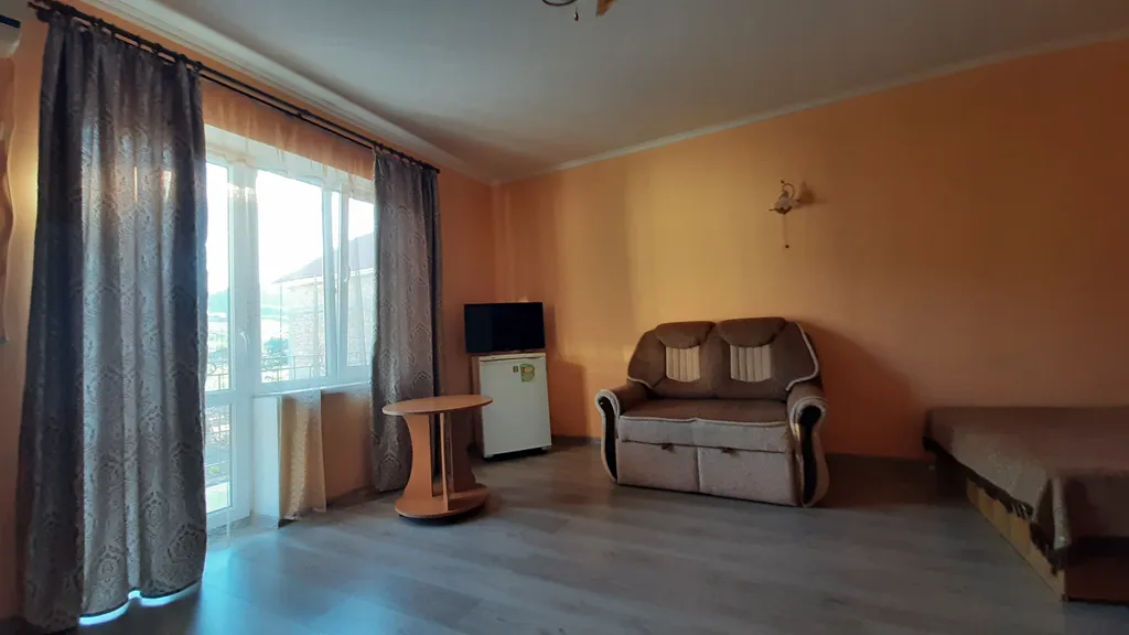 "Номер улучшенный с видом на горы"