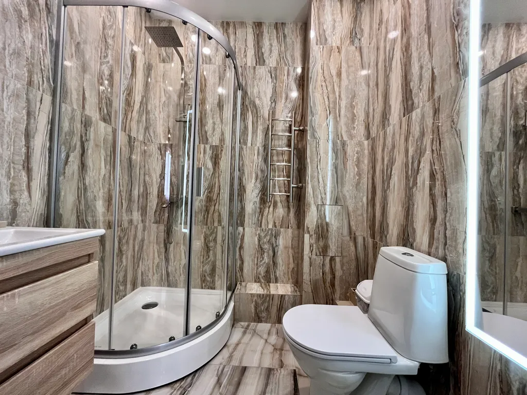 Стильная квартира с пилоном