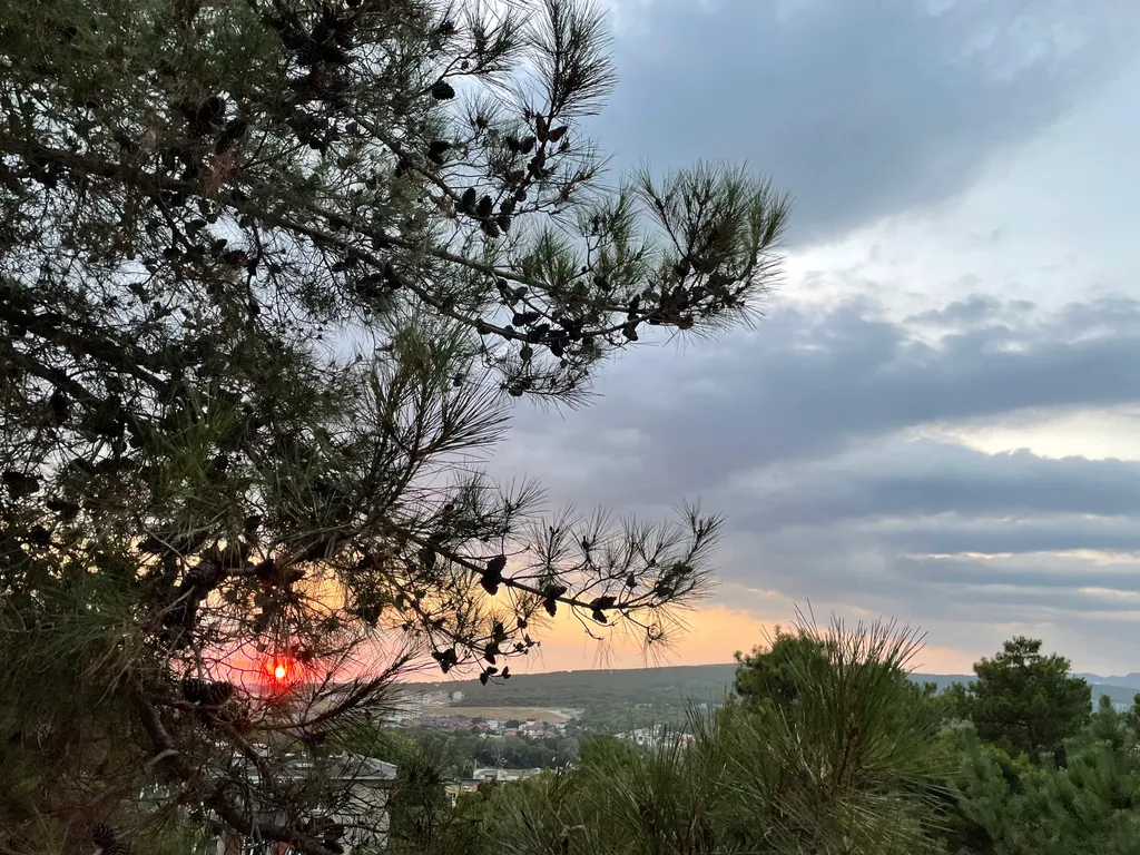 Уютная квартира с видом на горы и море