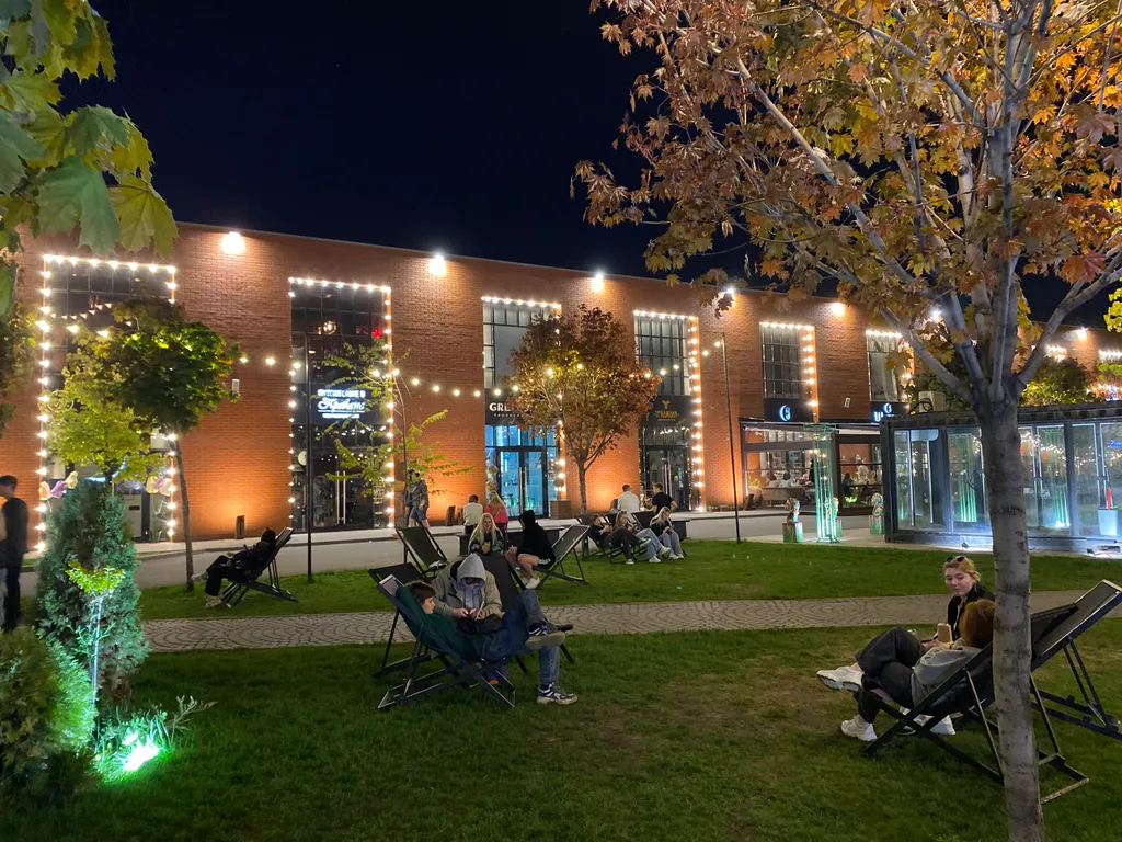 Студия возле музея оружия Шлем