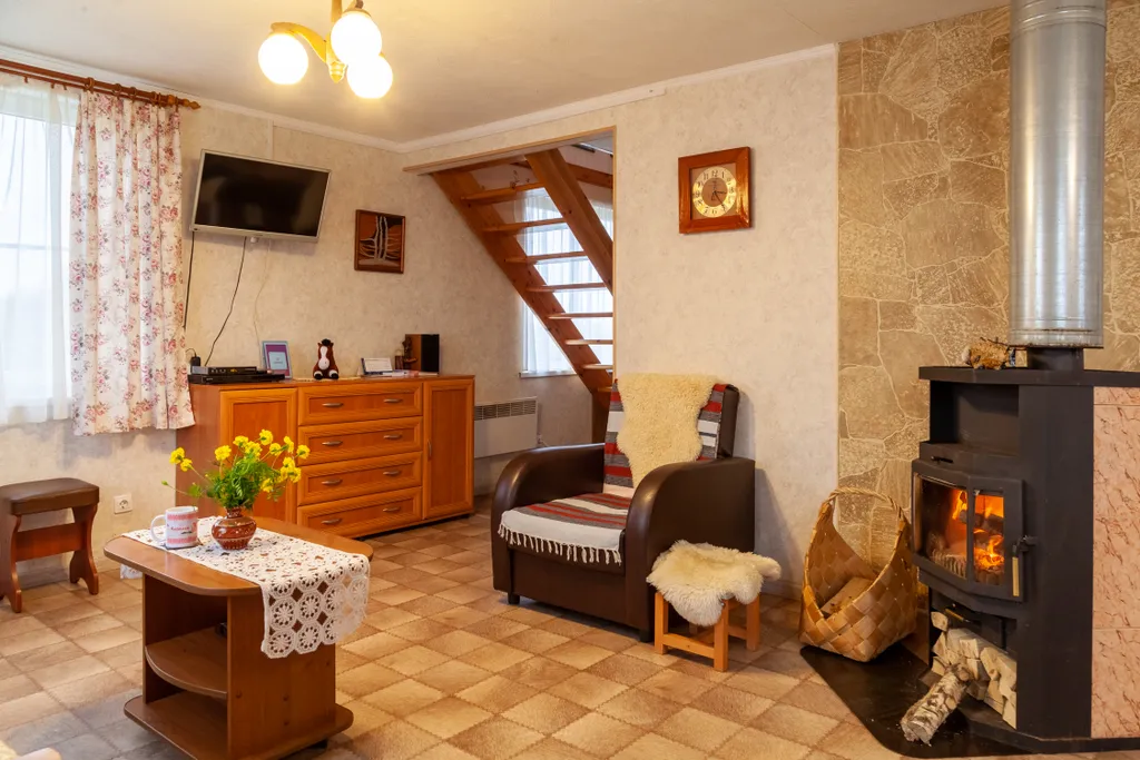 Дом на берегу реки