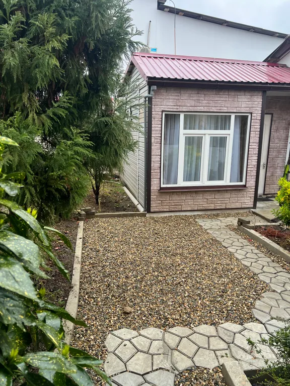 Домик с бассейном и видом на море