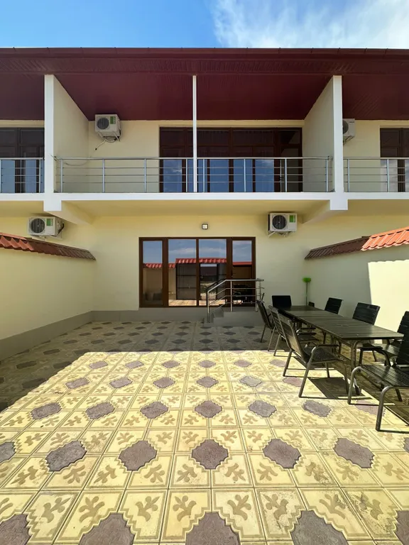 Комфортабельный таун у берега Каспийского моря