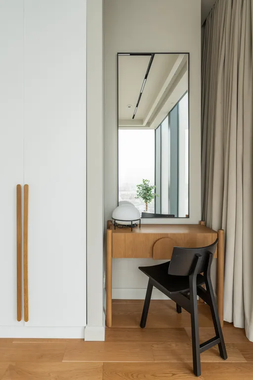 Угловой стильный апартамент с 2 спальнями