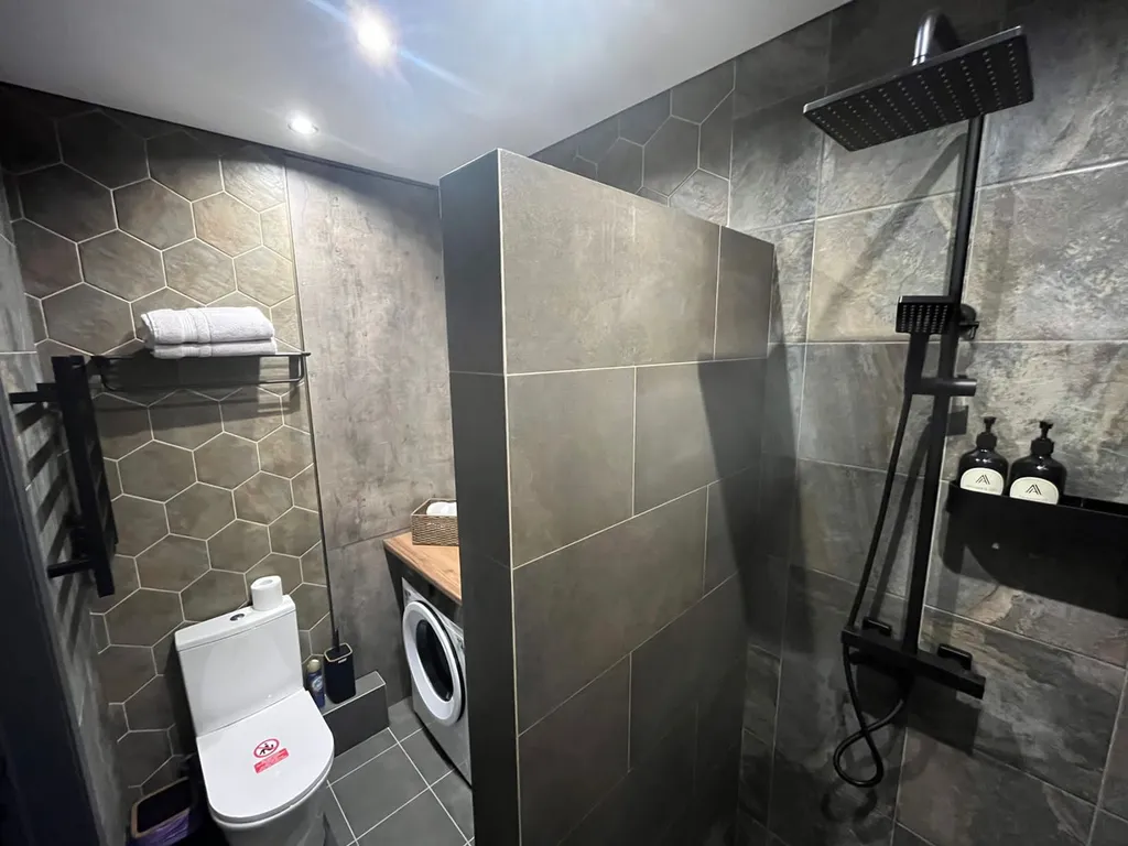 Апартаменты с видом на реку, проектором и игровой приставкой PS4