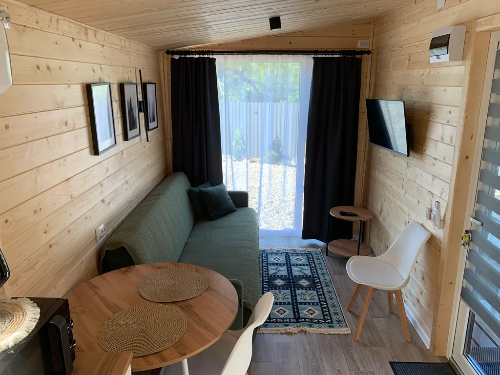 Трёхместный коттедж в тихом месте