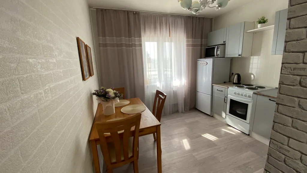 Уютная 1-комнатная квартира в Эволюции