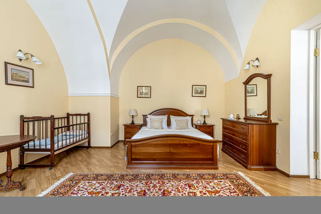 Квартира delux с 4 спальнями и парковкой у Эрмитажа